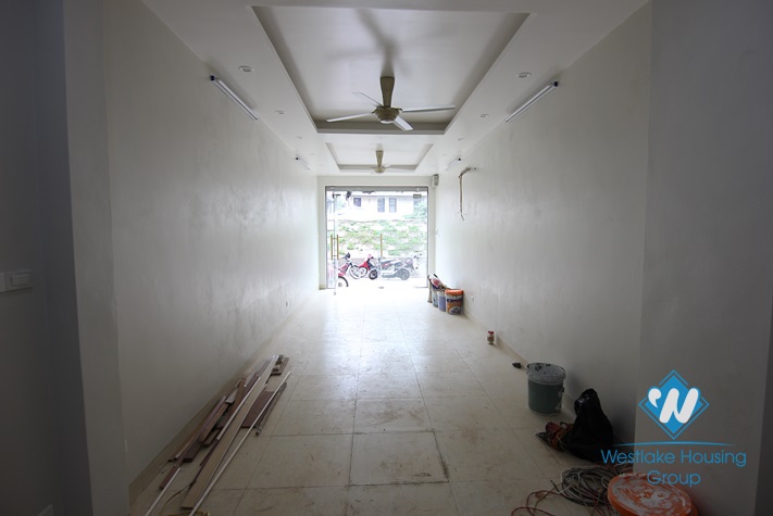 Nice house suitable for office or business in Au Co st