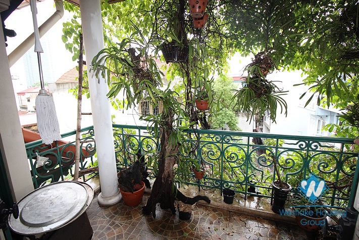 Spacious house with large court yard for rent in Tay Ho, Ha Noi