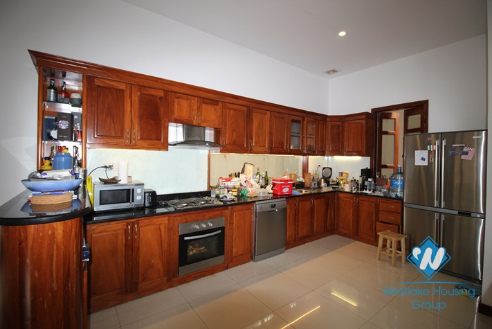 Stunning garden villa rental in Tay Ho with fantastic lake view