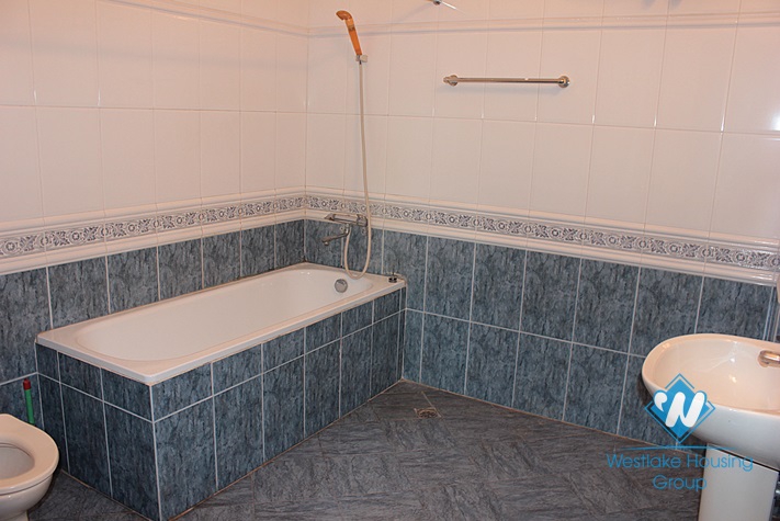 Nice house for lease in Tay Ho, Ha Noi