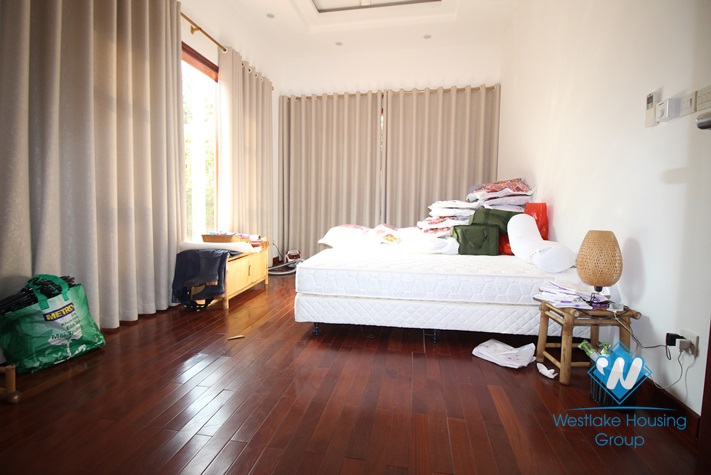 Stunning garden villa rental in Tay Ho with fantastic lake view