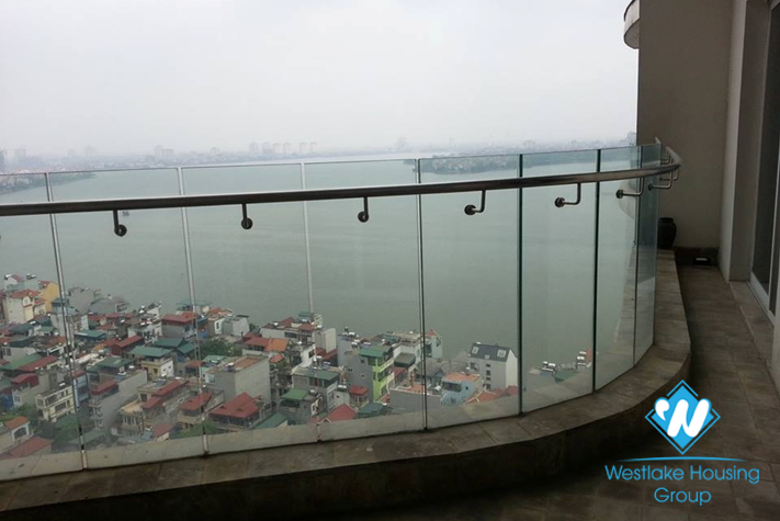 High quality 03 bedroom apartment for lease in Golden Wetlake, Tay Ho district, Hanoi.