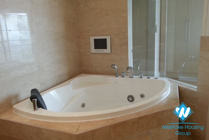 High quality 03 bedroom apartment for lease in Golden Wetlake, Tay Ho district, Hanoi.