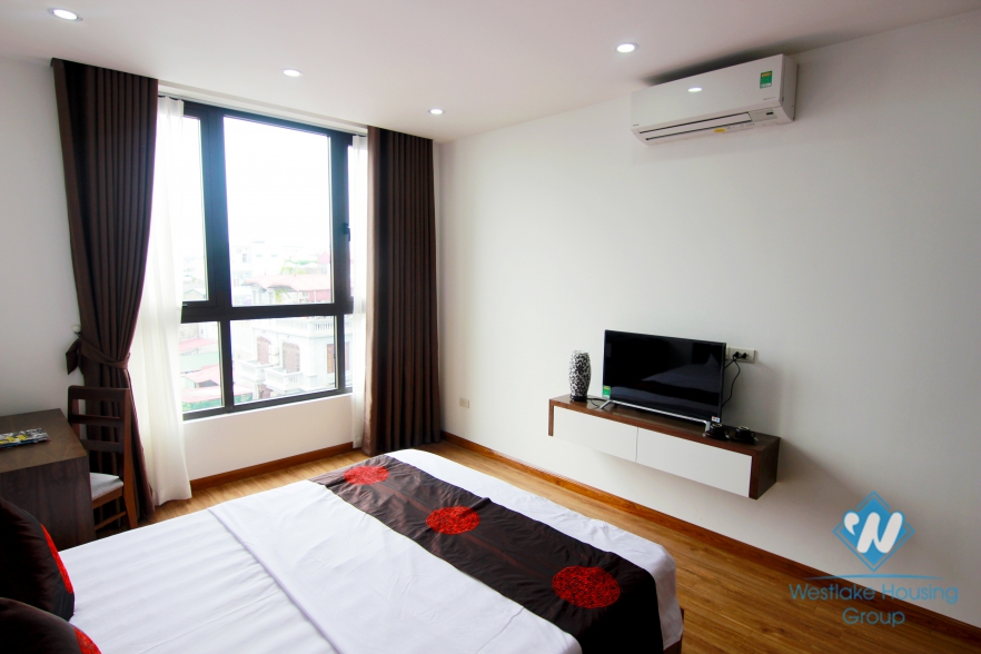 Modern , serrviced apartment for rent on Lieu Giai, Ba Dinh