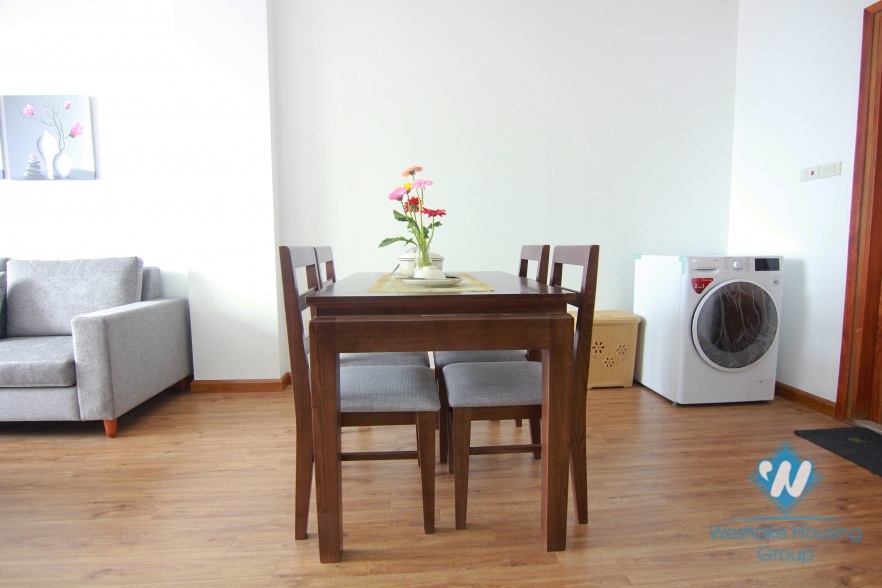 Modern , serrviced apartment for rent on Lieu Giai, Ba Dinh