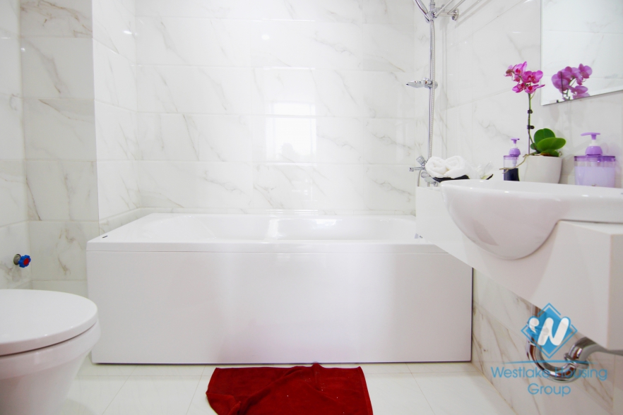 Modern , serrviced apartment for rent on Lieu Giai, Ba Dinh