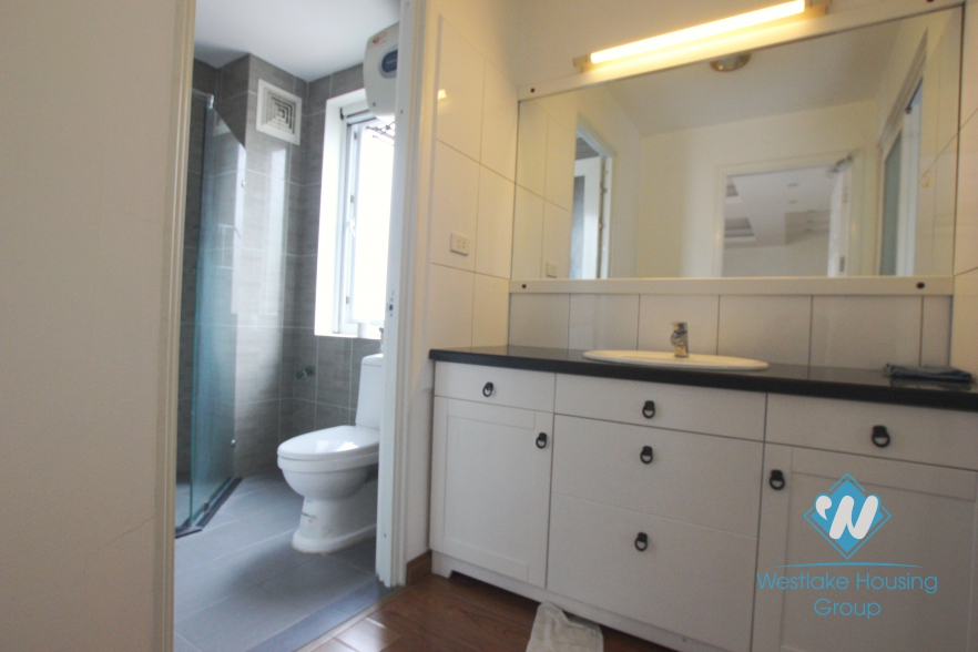 Quiet and spacious 02 bedrooms apartment for rent in Xuan Dieu, Tay Ho, Hanoi