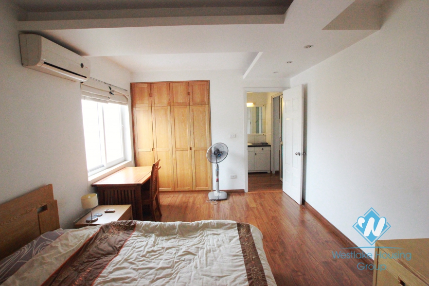 Quiet and spacious 02 bedrooms apartment for rent in Xuan Dieu, Tay Ho, Hanoi