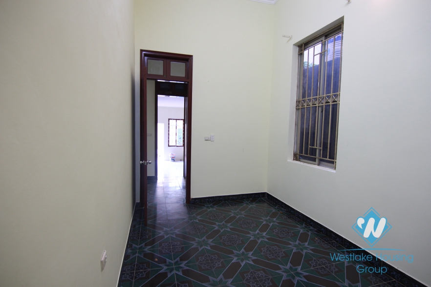 A house with lots of rooms for rent in Tay Ho