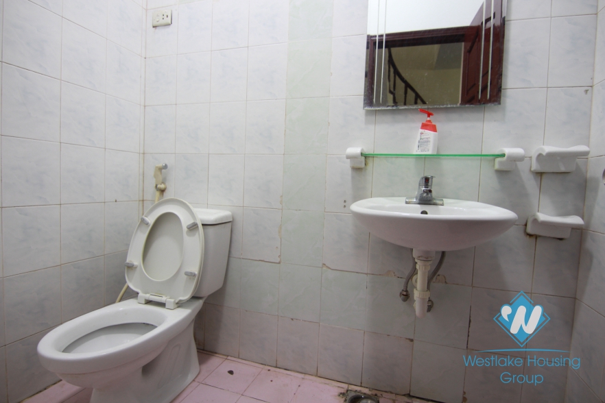 A house with lots of rooms for rent in Tay Ho