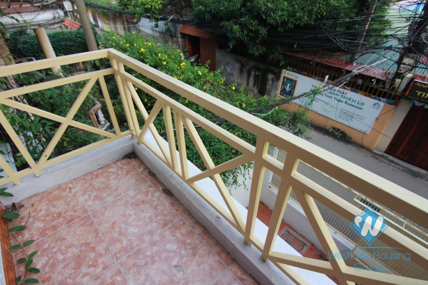 A house with lots of rooms for rent in Tay Ho