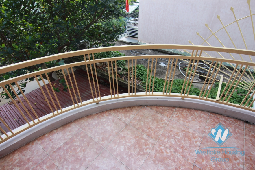 A house with lots of rooms for rent in Tay Ho