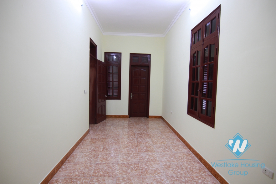 A house with lots of rooms for rent in Tay Ho