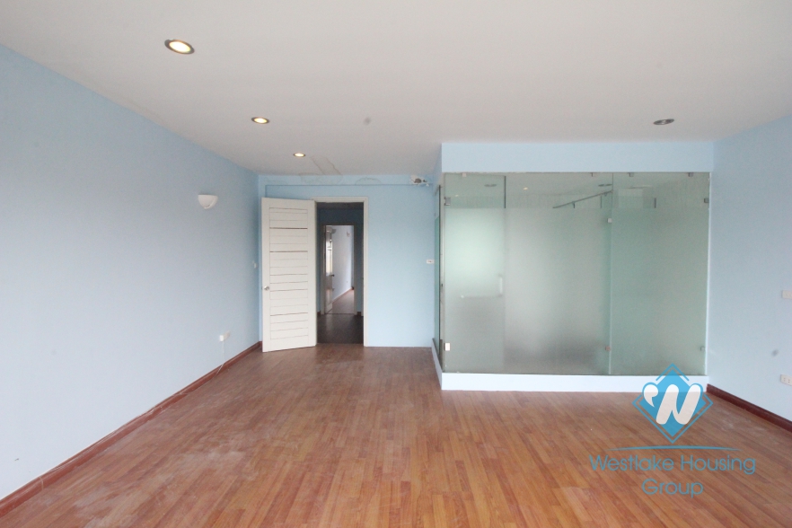 Large Office / House for lease in Ba Dinh district.