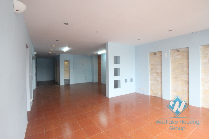 Large Office / House for lease in Ba Dinh district.