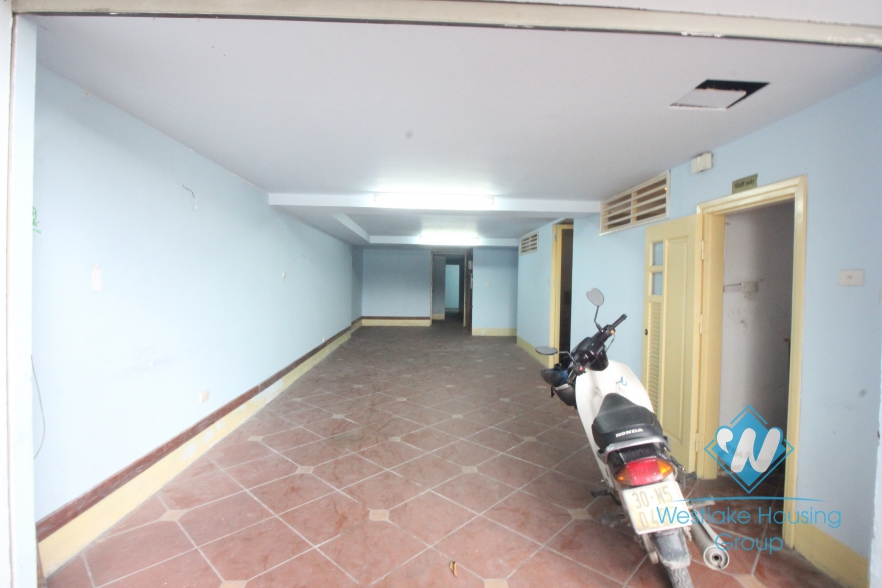 Large Office / House for lease in Ba Dinh district.