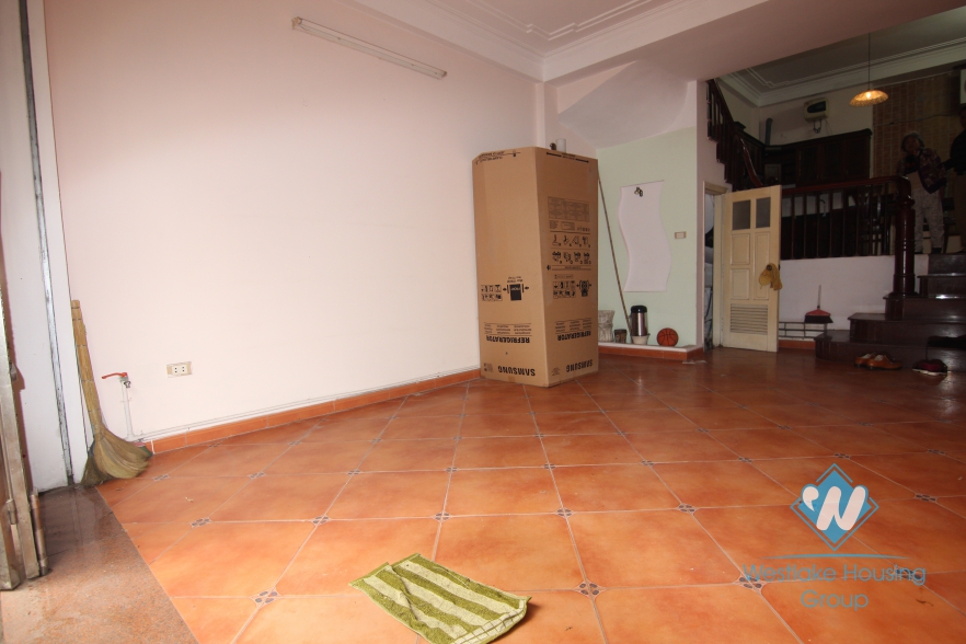 5 bedrooms house for rent in Ba Dinh district, Ha Noi