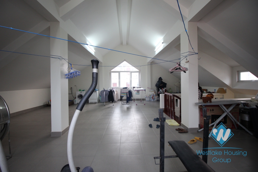 A beautiful villa for rent in Tay Ho good space and modern furnishing