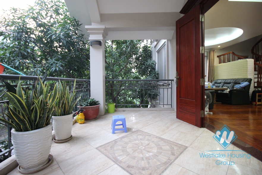 A beautiful villa for rent in Tay Ho good space and modern furnishing