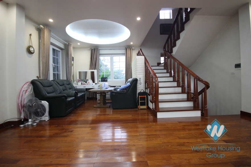 A beautiful villa for rent in Tay Ho good space and modern furnishing