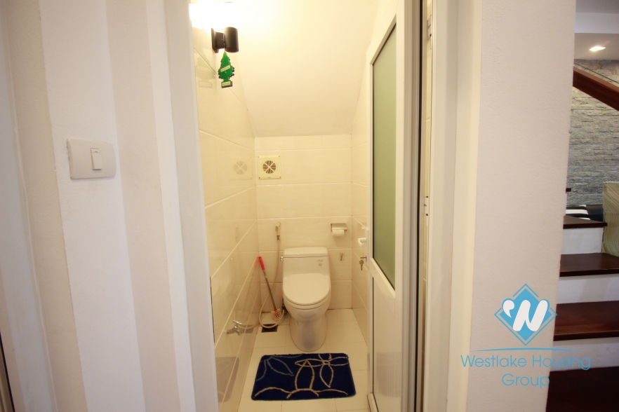 Elegant 5 bedroom house for rent near West lake side