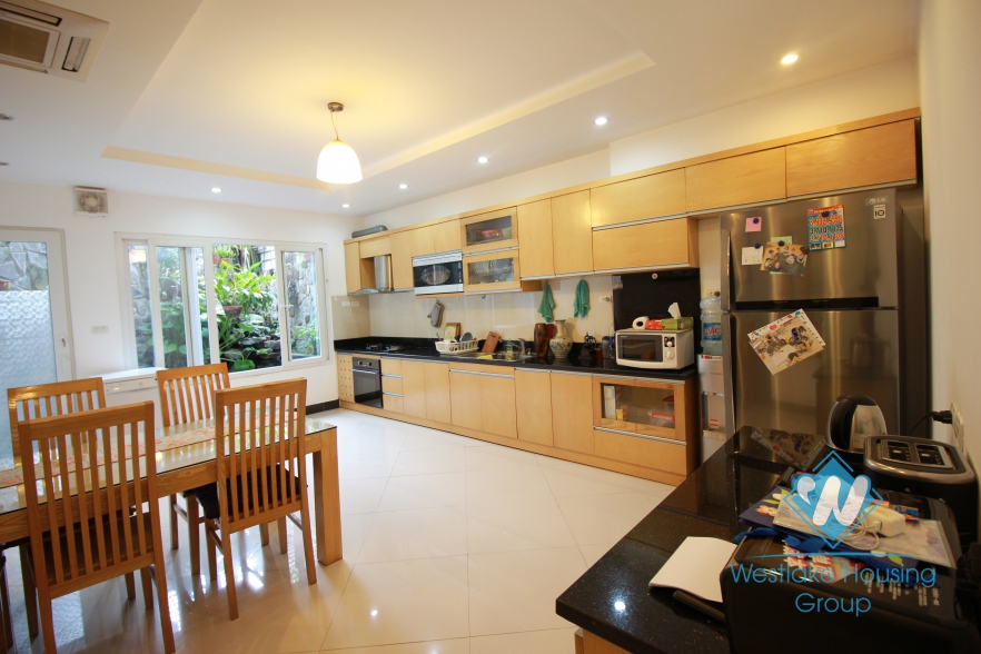 Elegant 5 bedroom house for rent near West lake side