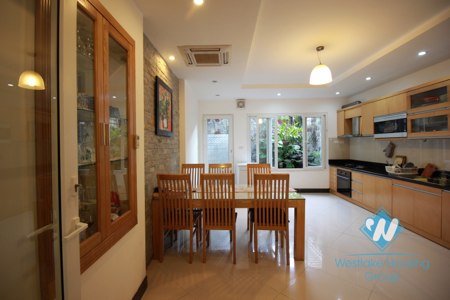 Elegant 5 bedroom house for rent near West lake side