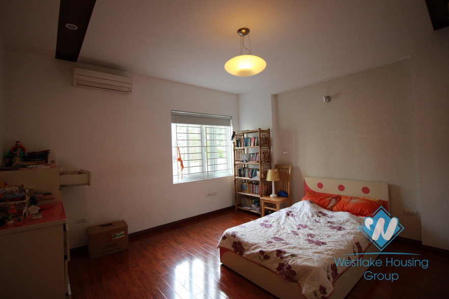 Elegant 5 bedroom house for rent near West lake side