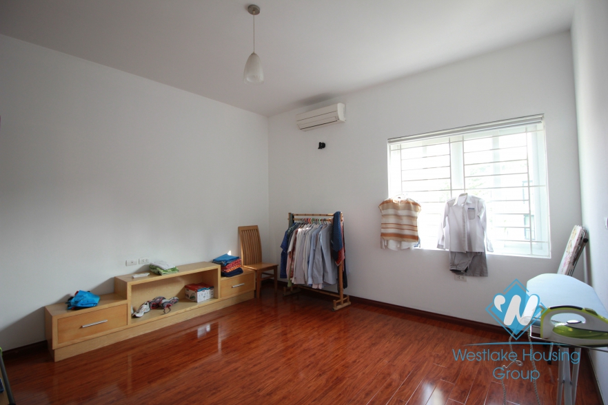 Elegant 5 bedroom house for rent near West lake side