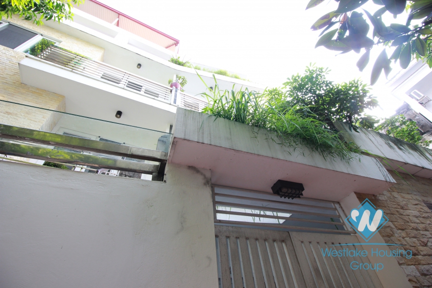 Elegant 5 bedroom house for rent near West lake side
