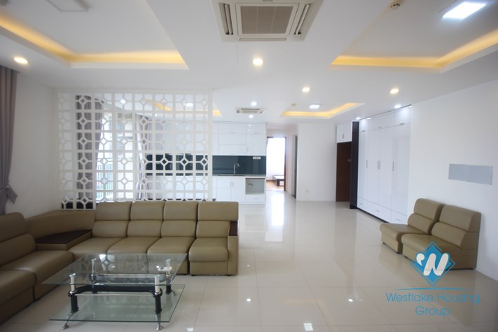 4 bedroom fully furnished apartment rental in Cau giay, next to Cau giay park