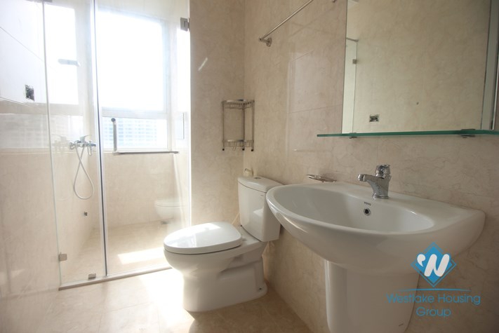 4 bedroom fully furnished apartment rental in Cau giay, next to Cau giay park