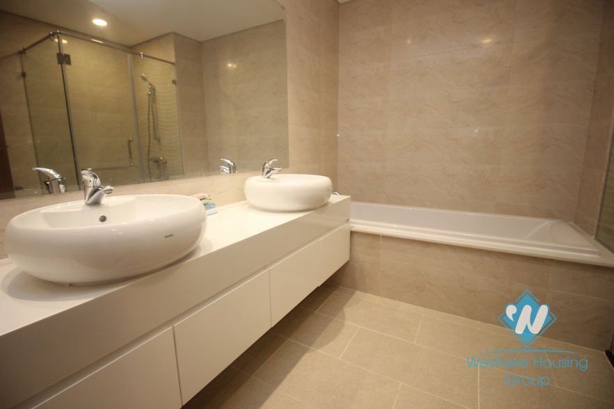 Three bedrooms apartment for rent in Vinhome Garden, Hanoi
