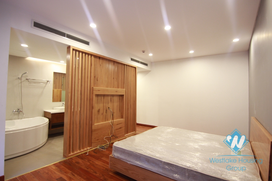 The 4-th floor apartment with beautiful lakeview in Tay Ho,Ha Noi
