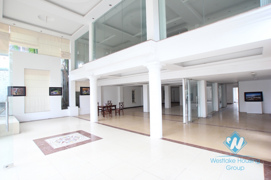 Large size office for rent in Au Co Street, Tay Ho, Ha Noi