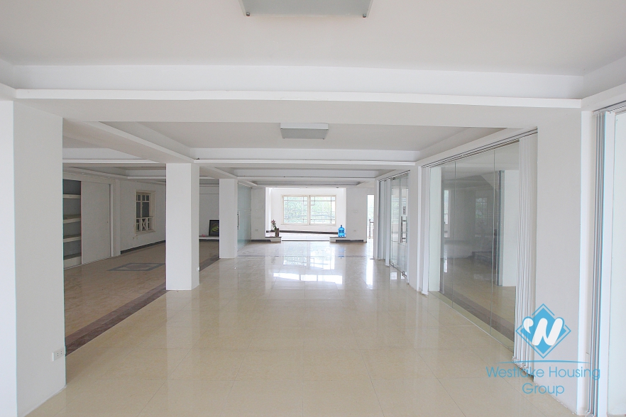 Large size office for rent in Au Co Street, Tay Ho, Ha Noi