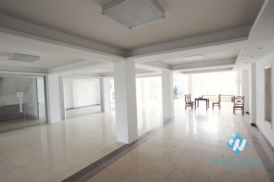 Large size office for rent in Au Co Street, Tay Ho, Ha Noi