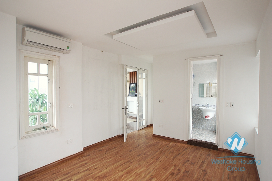 03 bedrooms apartment for rent in Tay Ho District, Ha Noi - Unfurnished