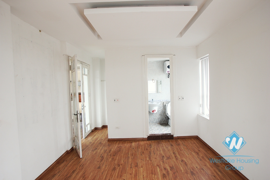 03 bedrooms apartment for rent in Tay Ho District, Ha Noi - Unfurnished