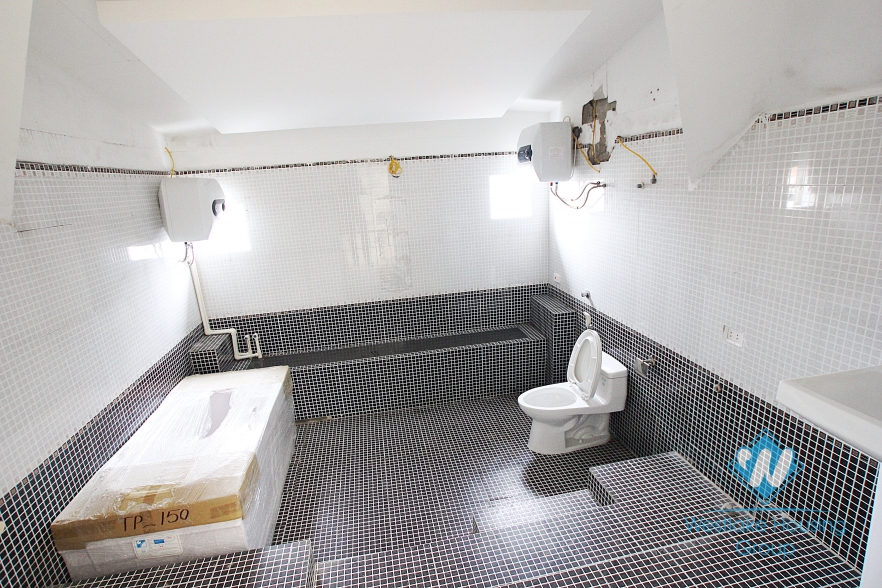 03 bedrooms apartment for rent in Tay Ho District, Ha Noi - Unfurnished
