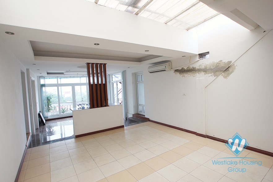 03 bedrooms apartment for rent in Tay Ho District, Ha Noi - Unfurnished