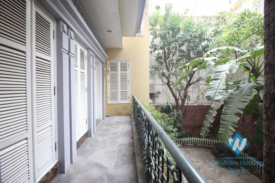 Beautiful house for rent in Hai Ba Trung district, closed Vincom Ba Trieu 