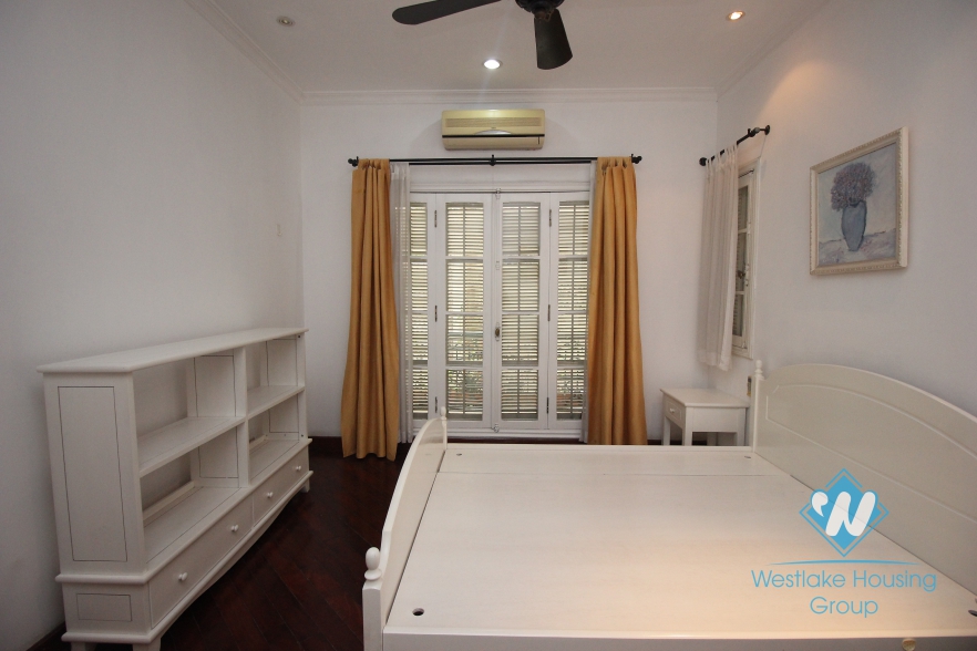 Beautiful house for rent in Hai Ba Trung district, closed Vincom Ba Trieu 