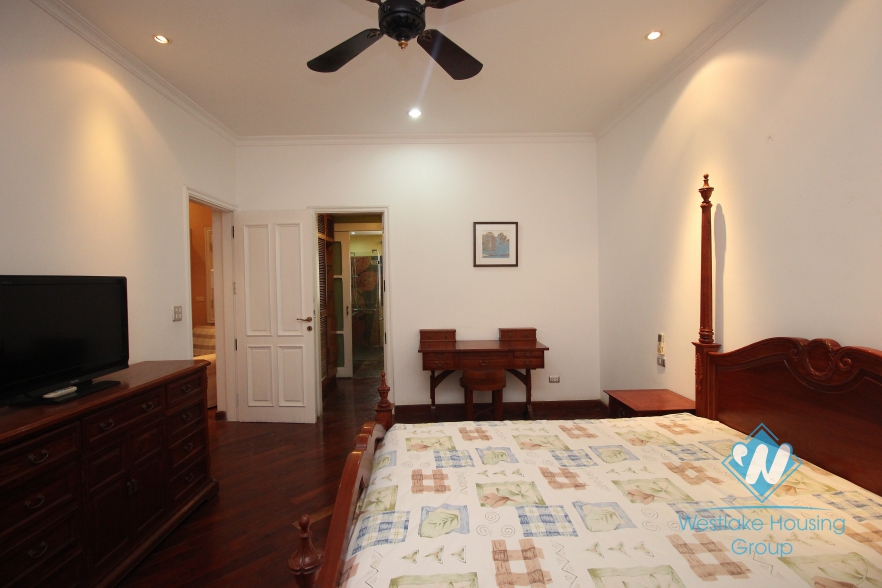 Beautiful house for rent in Hai Ba Trung district, closed Vincom Ba Trieu 