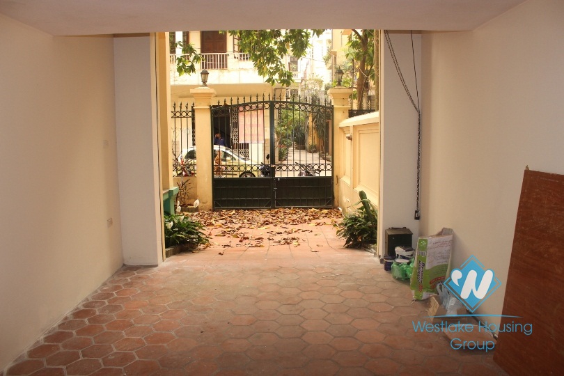 Nicely spacious house for rent in Ton Duc Thang st, Dong Da district, Hanoi