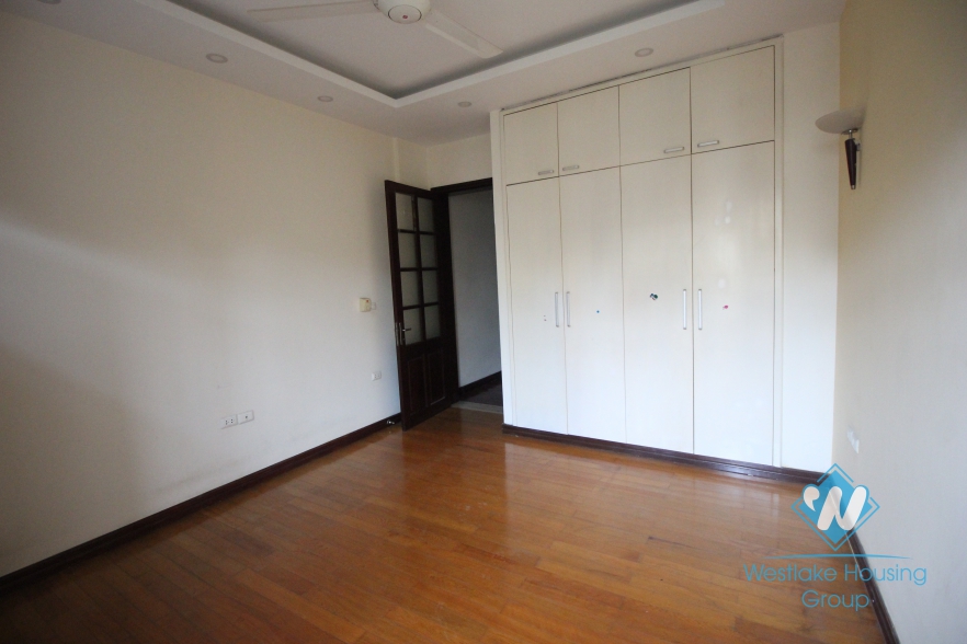 House rental with beautiful lakeview in Truc Bach, Ba Dinh