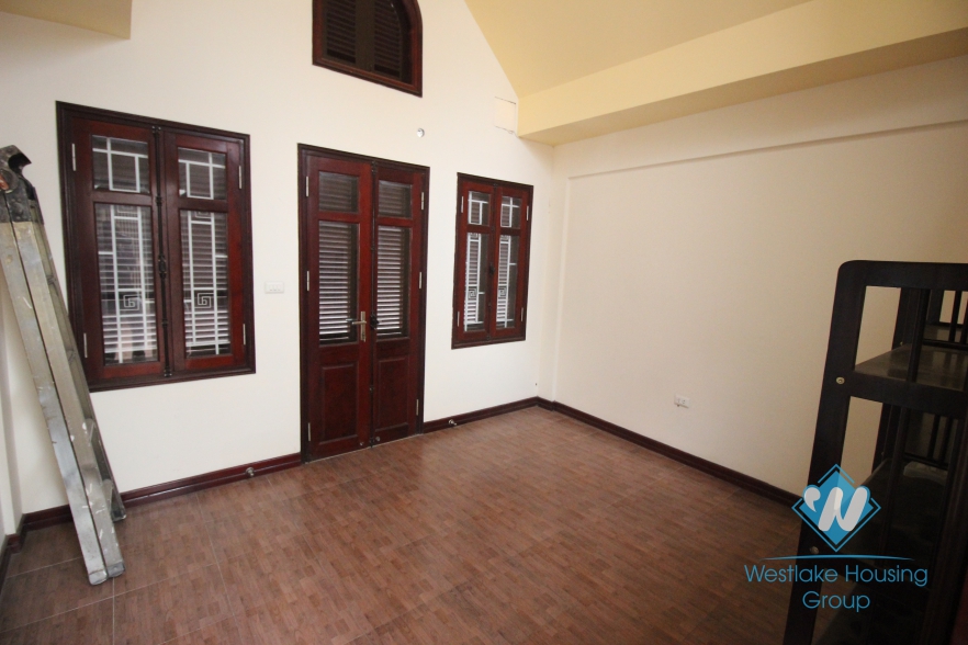 House rental with beautiful lakeview in Truc Bach, Ba Dinh