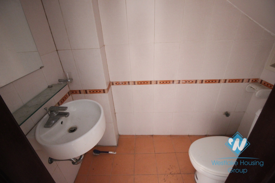 House rental with beautiful lakeview in Truc Bach, Ba Dinh