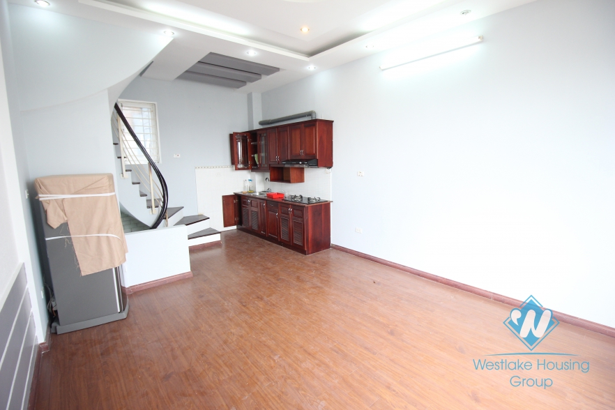 Small house face to the lake for rent  in Tay Ho Ha Noi