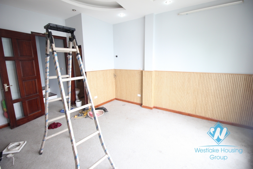 Small house face to the lake for rent  in Tay Ho Ha Noi